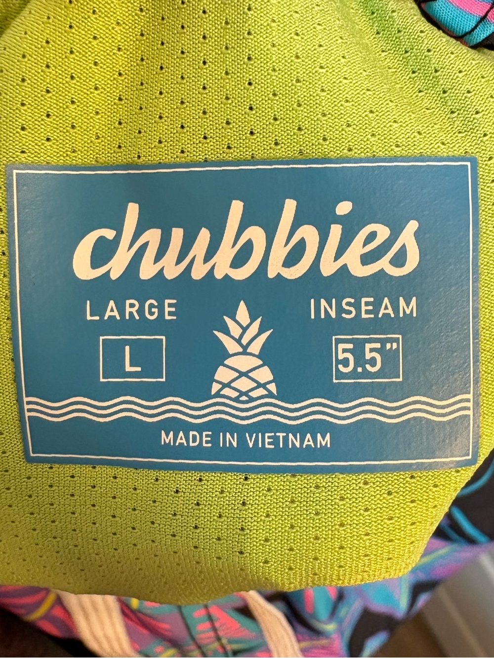 Chubbies 5.5” swim trunks in Fluorescent Funk Size Large - Picture 6 of 6